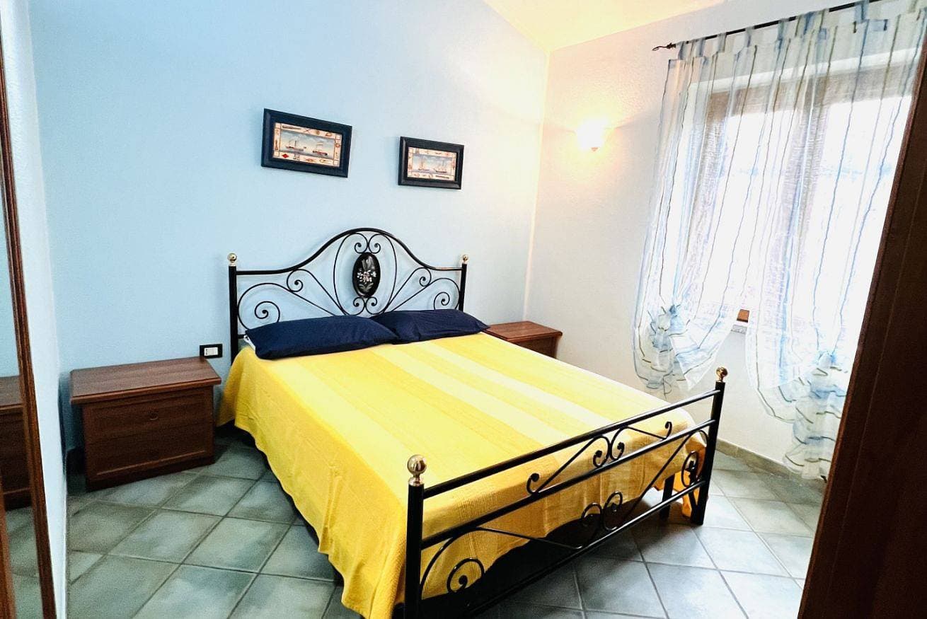 Foto 12 von 54: Ferienwohnung für 8 Personen mit Garten