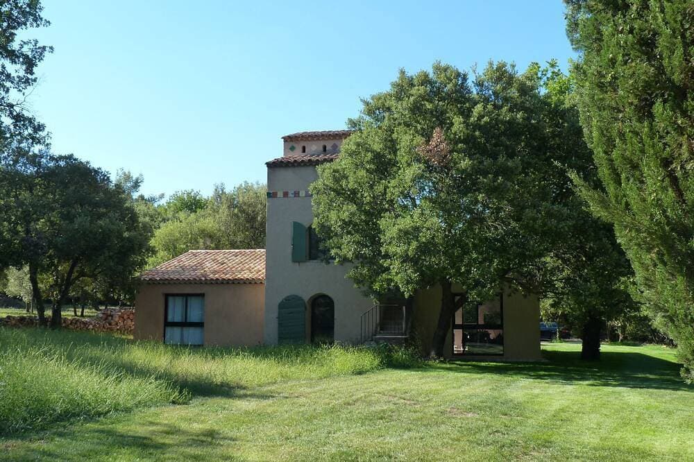 Foto 10 von 24: Bastidon 18. mit exklusiven Pool wieder in 7 ha großen Parks.