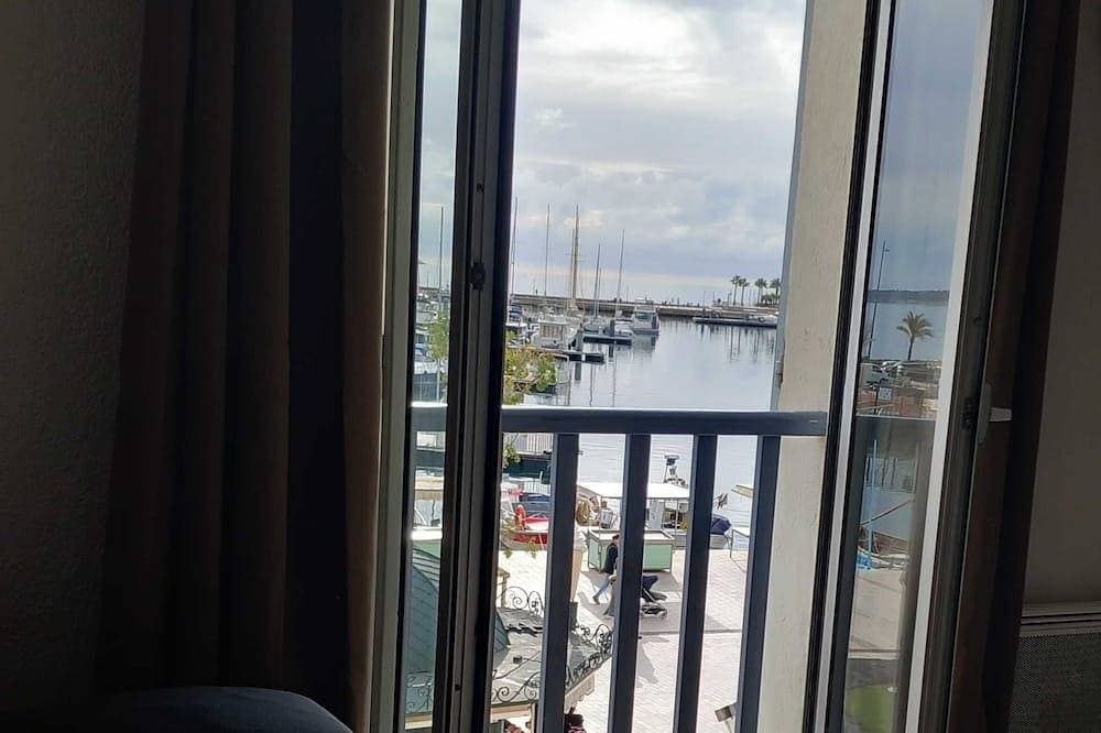 Foto 9 von 18: Idyllischer Aufenthalt Studio mit Blick auf den Hafen, Panoramablick aufs Meer
