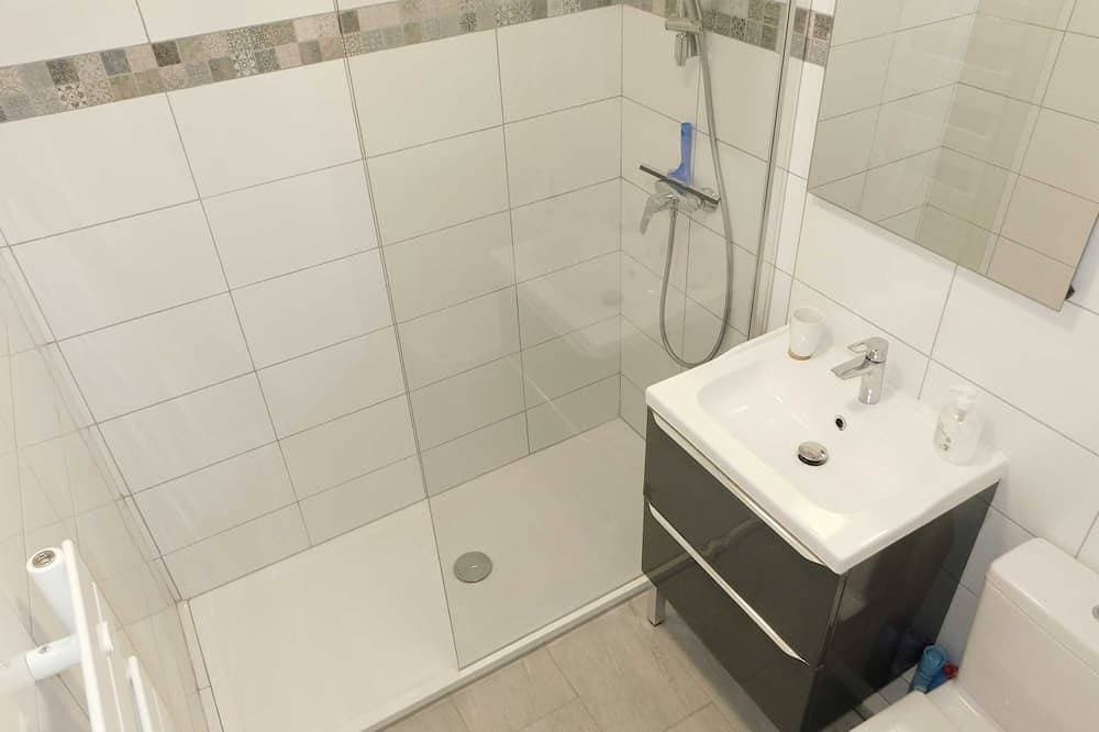 Foto 5 von 12: Große helle Wohnung mit Meerblick, 50 m vom Strandpool und Garage