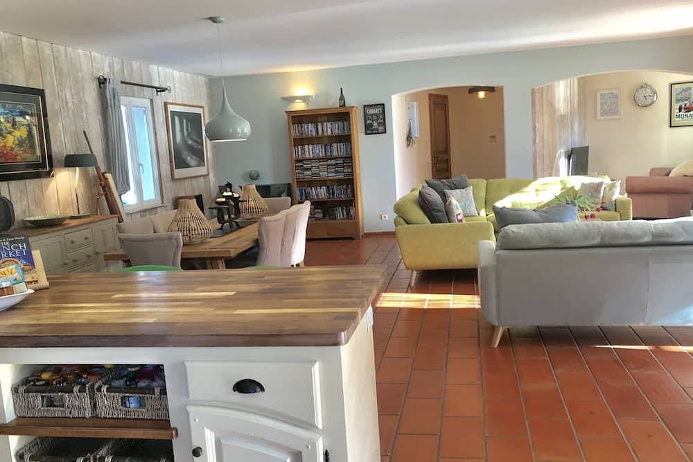 Foto 10 von 30: Elegante 4-Schlafzimmer-Villa mit privatem Pool, Klimaanlage und Panoramablick