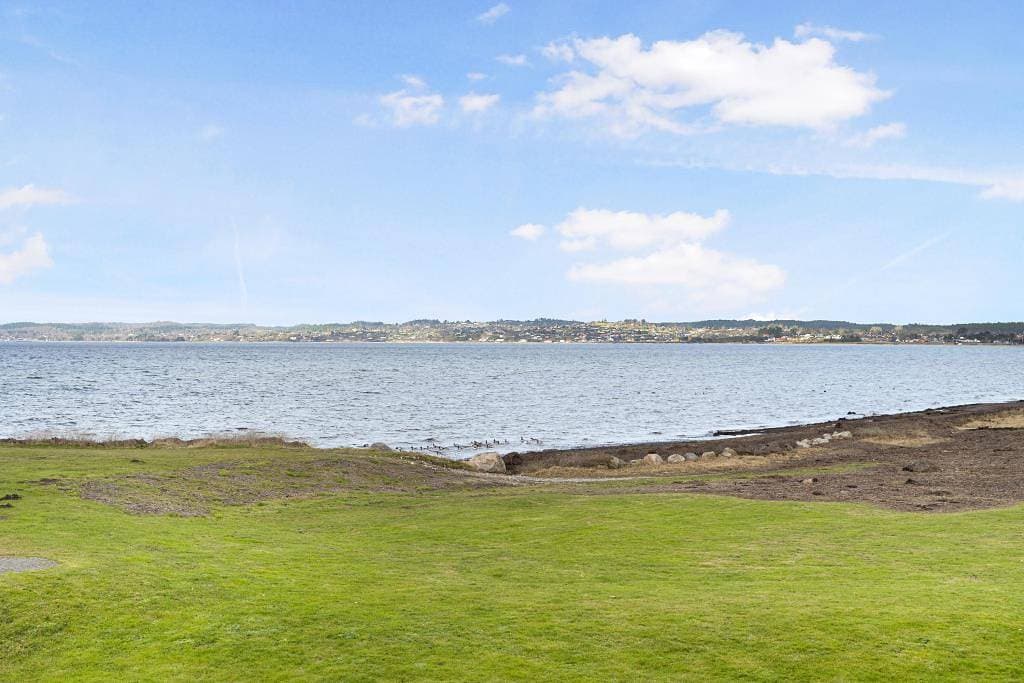 Schöne Ferienwohnung in erster Reihe mit Panoramablick über die Ebeltoft Buc ht 1