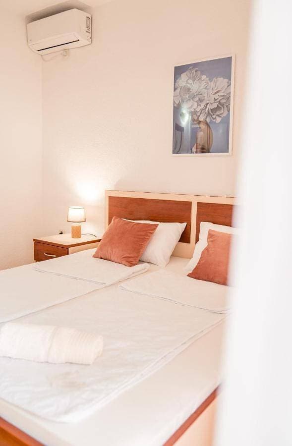 Apartments Serafimoski 1