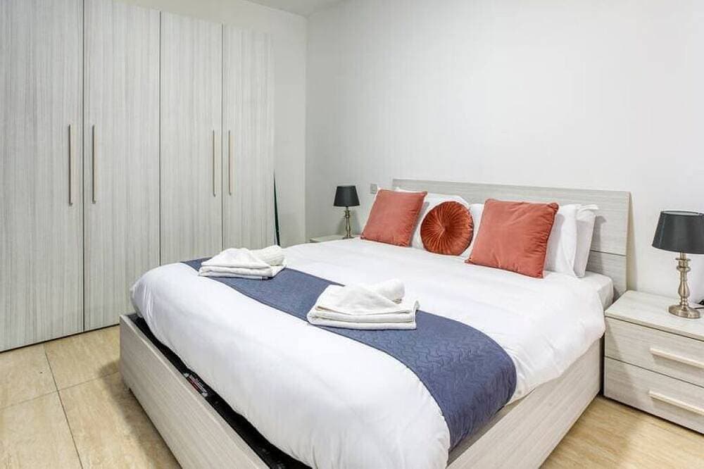 Foto 3 von 30: Charming 1Br Apt with access  to roof top terrace.