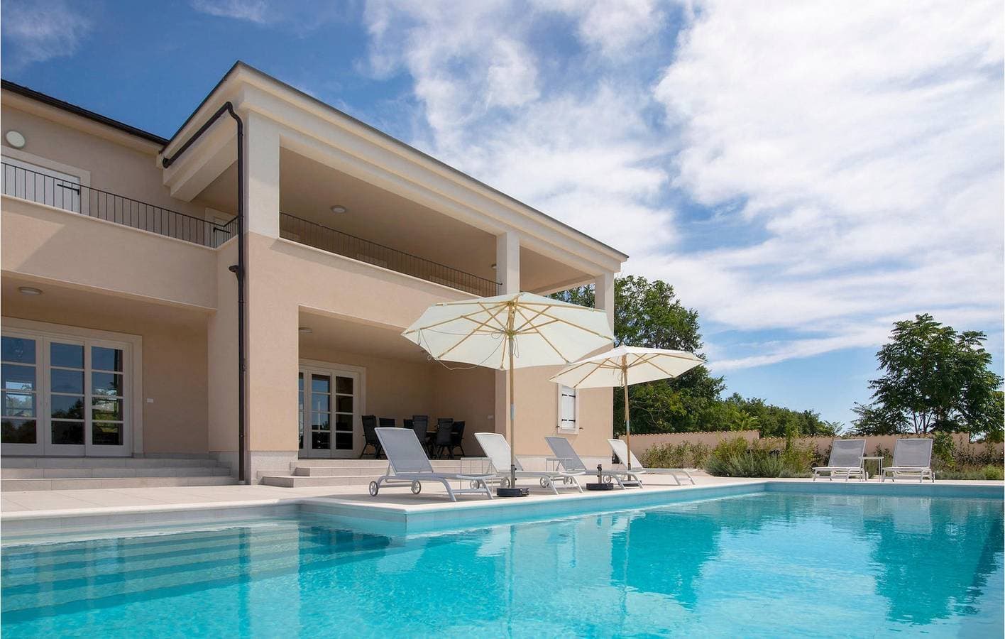 Foto 6 von 21: Gemütliche 220 m² große Wohnung mit Pool, WLAN, Klimaanlage und Parkplatz