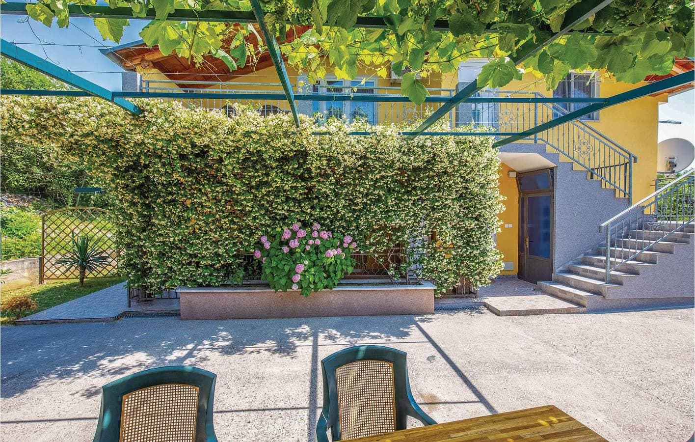 Foto 10 von 30: Gemütliche 2-Zimmer-Wohnung mit Terrasse und WLAN, 700 m vom Stadtzentrum von Bribir entfernt