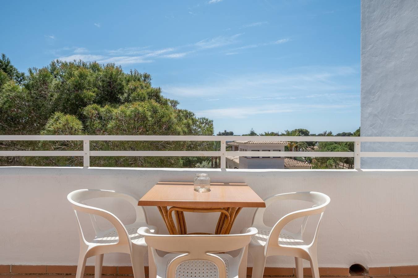 Foto 4 von 25: Apartment mit Klimaanlage, Pool, WLAN, Balkon und strandnaher Lage