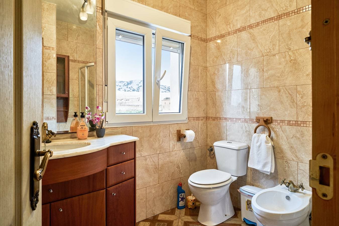 Foto 11 von 20: Geräumige Villa mit Pool in Porzuna - 90 m² und Bergblick