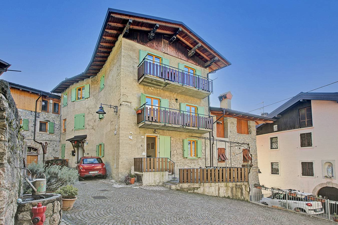 Foto 13 von 21: Villa Pastoedo Ap. Giallo - Terrace & Mountain Views