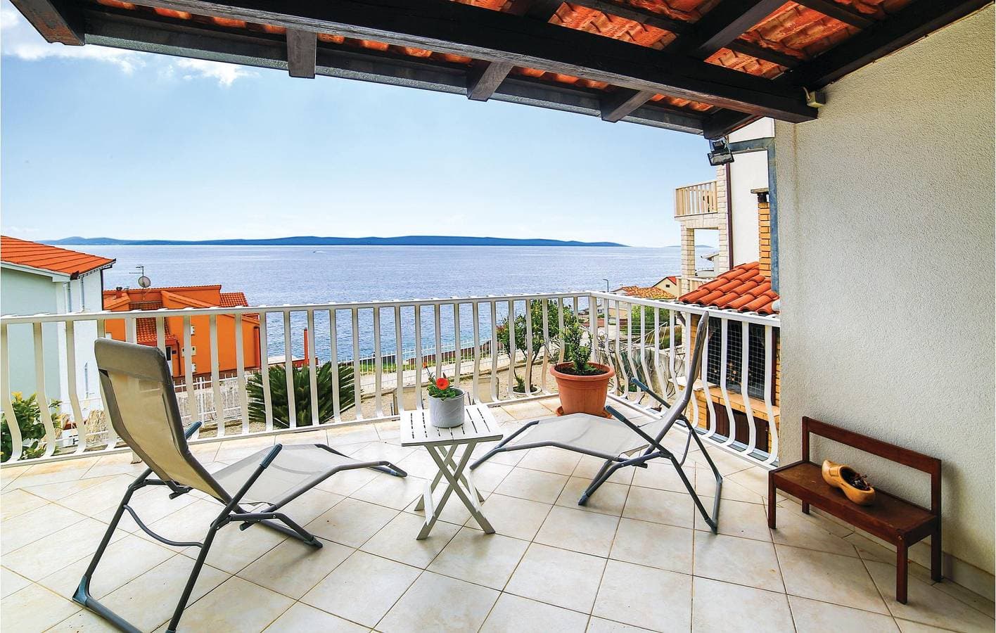 Gemütliche Ferienwohnung mit Terrasse, Parkplatz und WLAN in der Nähe des Strandes Uvala Bočići 1