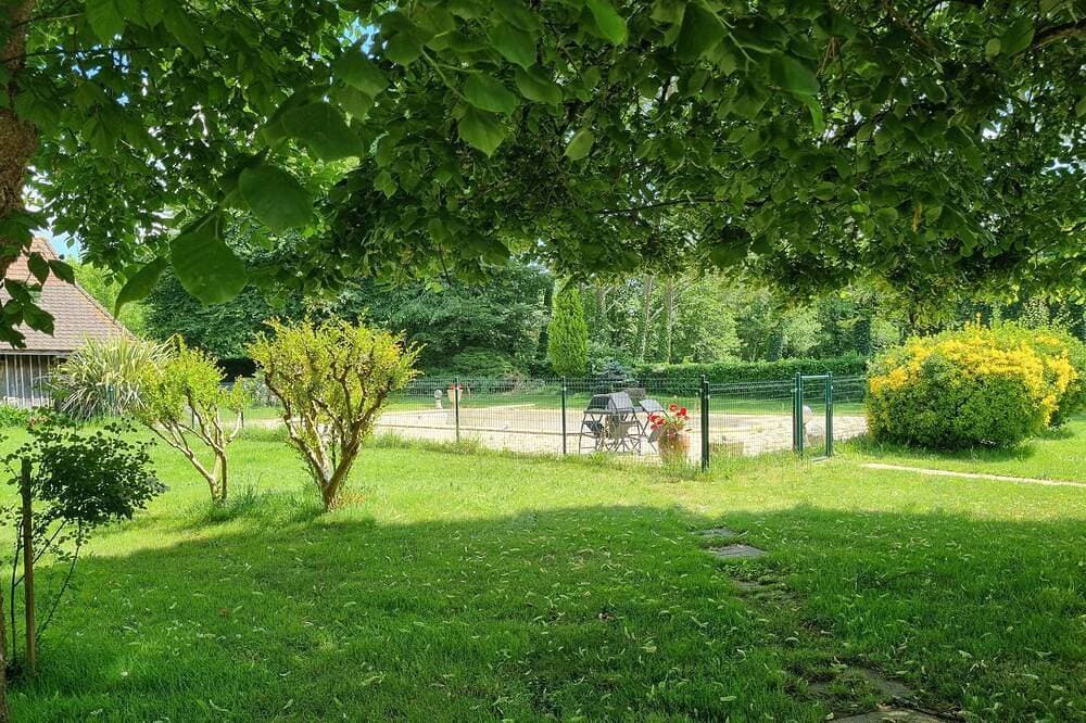 Foto 8 von 20: Quiet house in a park. ideal family.