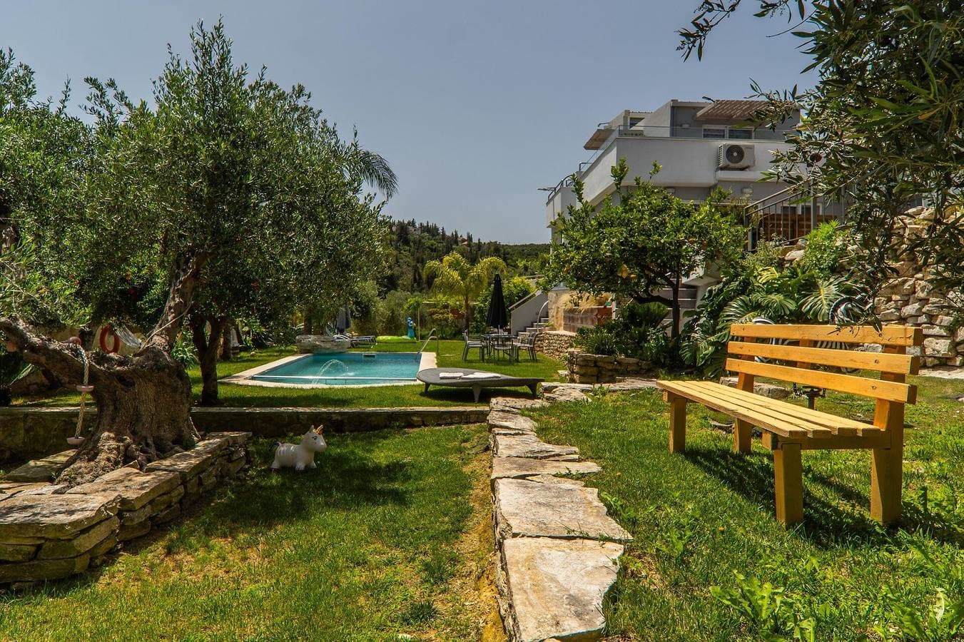 Foto 11 von 46: Villa für 6 Personen mit Pool