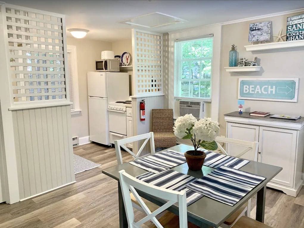 Foto 12 von 19: Awesome location downtown. Walk to the beach, marginal way