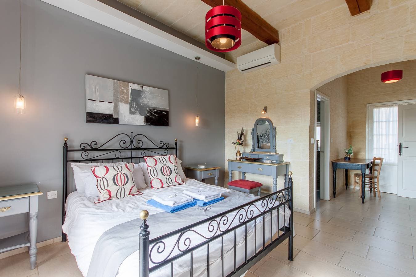 Foto 5 von 42: Twilight Gozitan Farmhouse With Pool