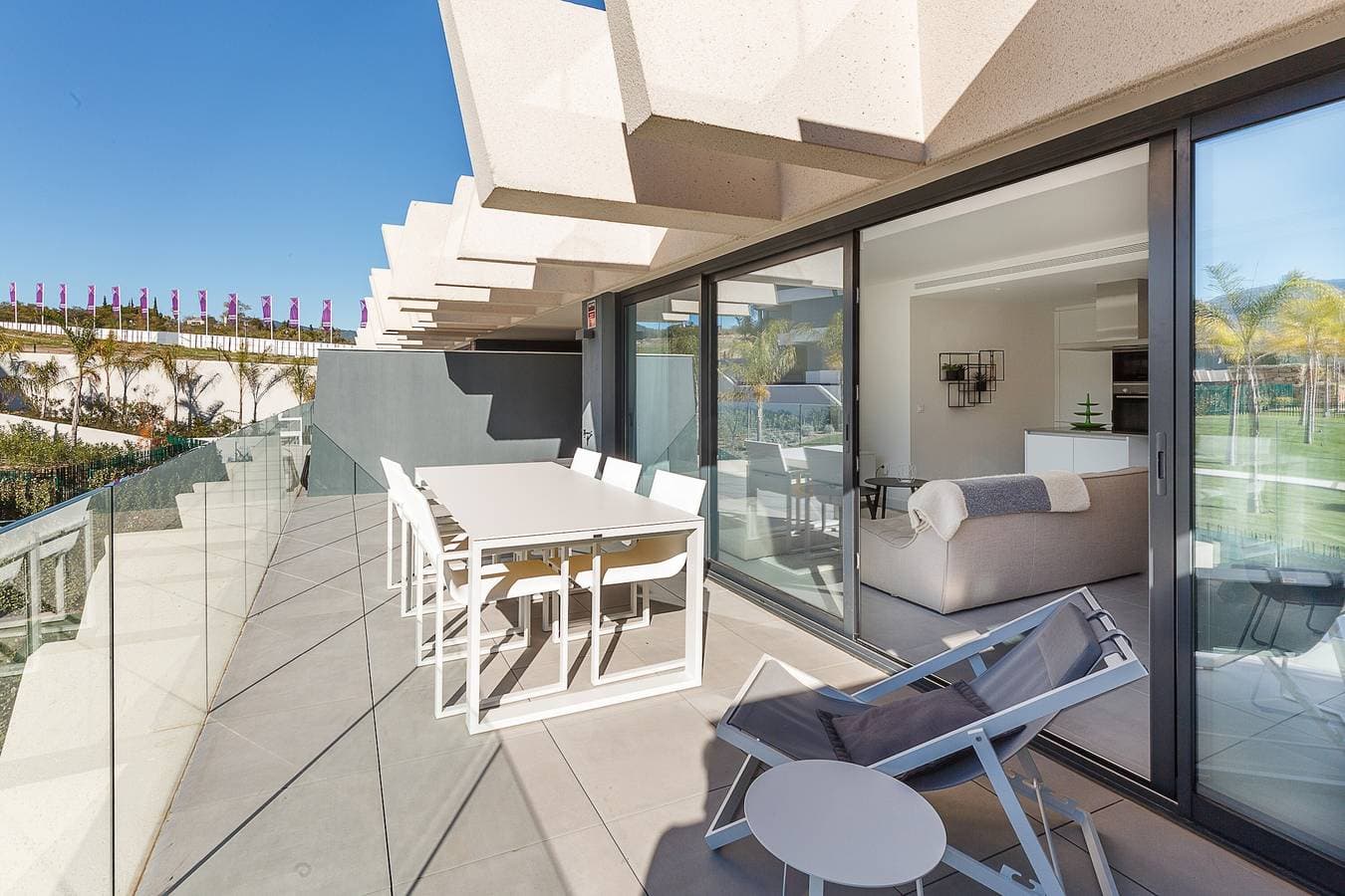 Foto 3 von 26: Luxuriöse Ferienwohnung mit 3 Schlafzimmern mit Bergblick, Pool, WLAN & Terrasse