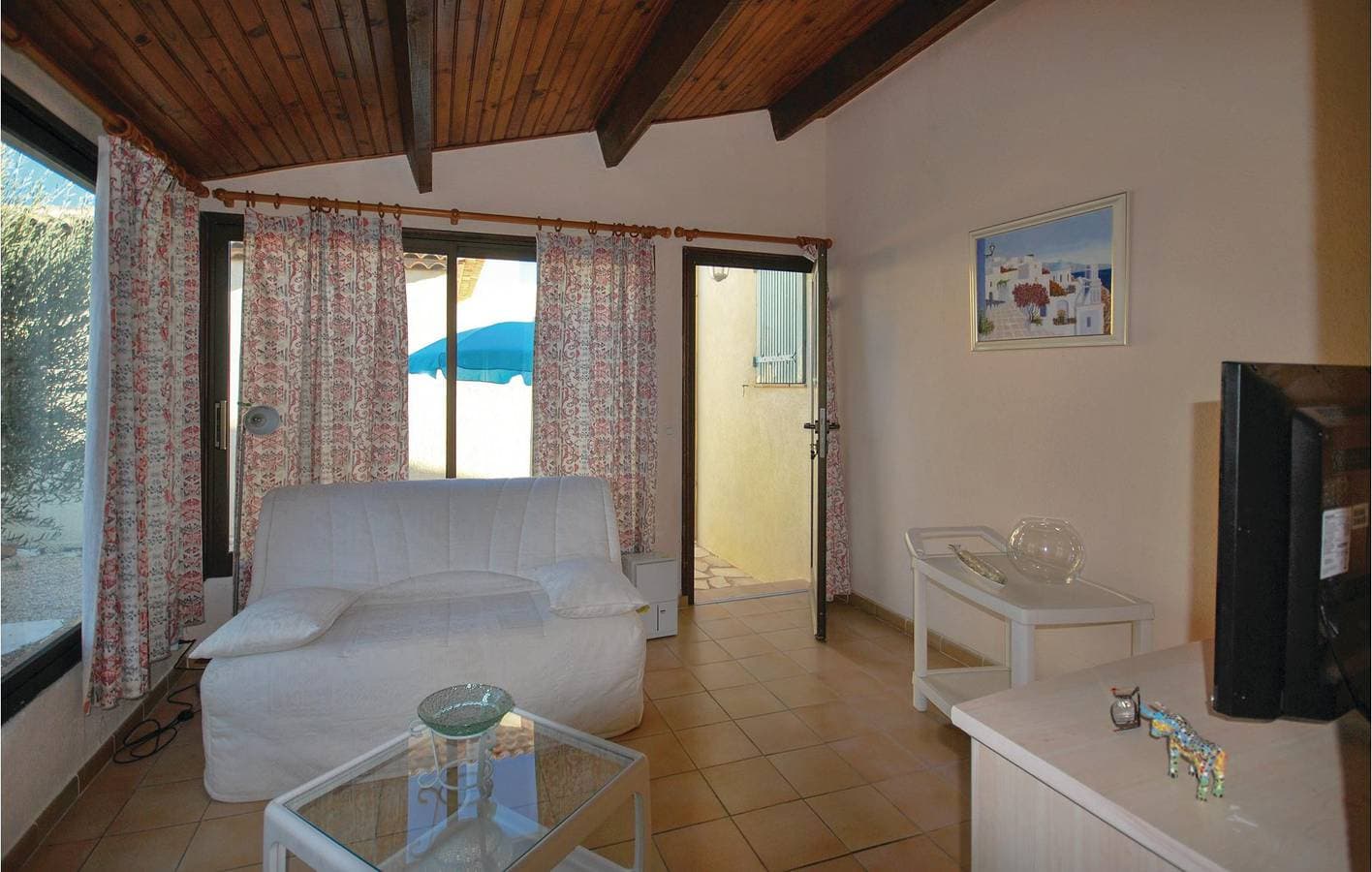 Foto 13 von 16: Poolside Pad: Parkplatz, TV, & Internet - Roquebrune 2.5km