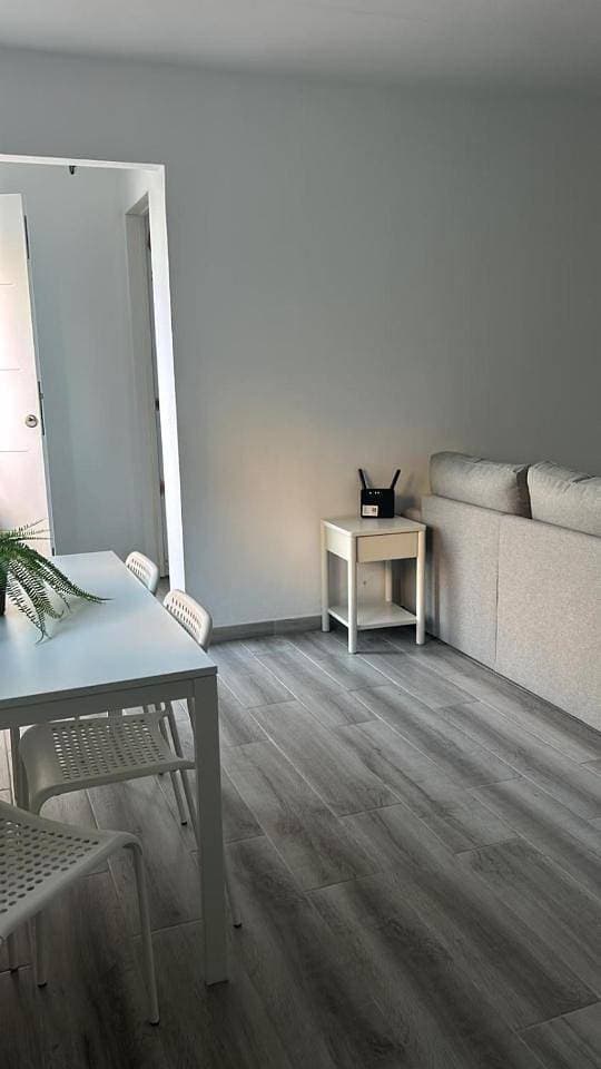 Foto 7 von 14: Two-Bedroom Apartment