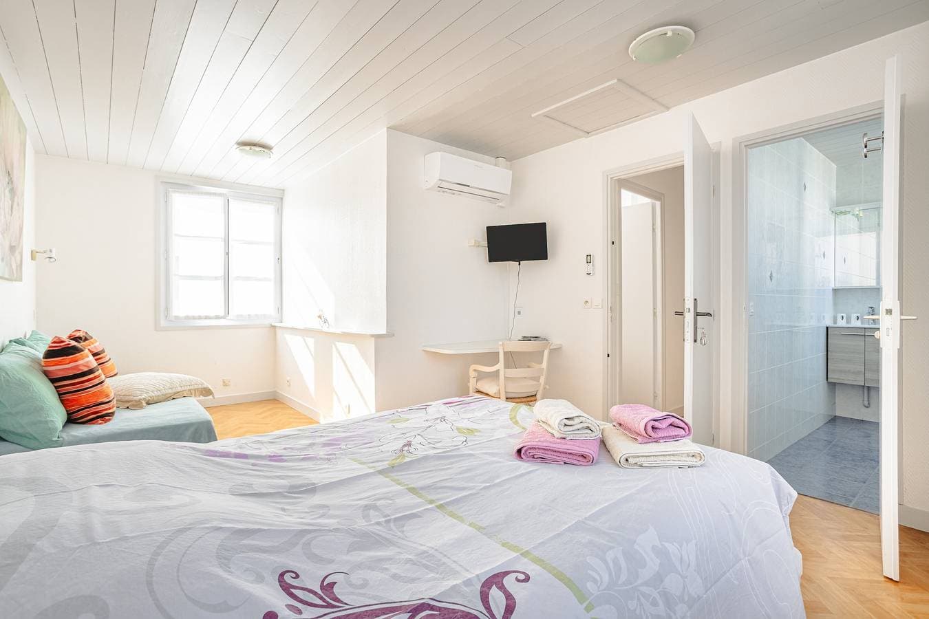 Foto 9 von 20: Gästezimmer Heraudeau 1 – mit gemeinsamem Garten und Klimaanlage