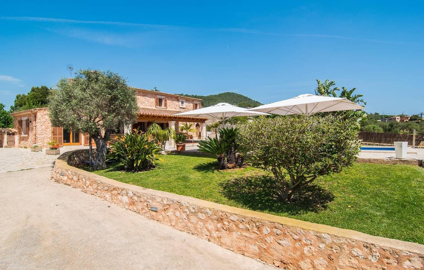 Foto 4 von 41: S'Horta Terrassenwohnung mit Pool und Grill
