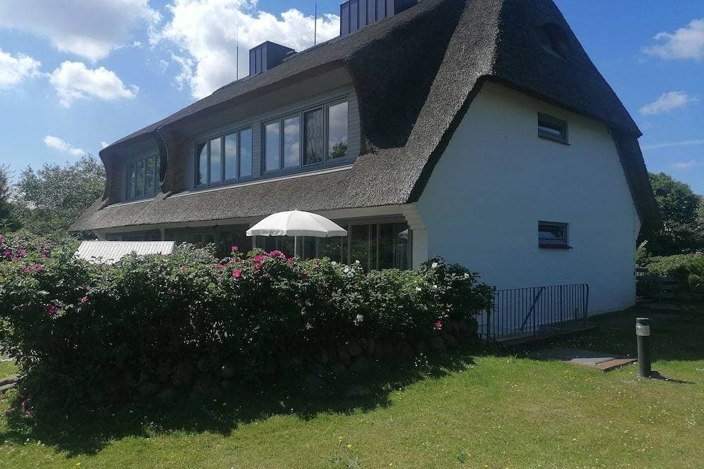 Foto 5 von 9: Helles, gemütliches Apartment unter Reet mit großer sonniger Terrasse