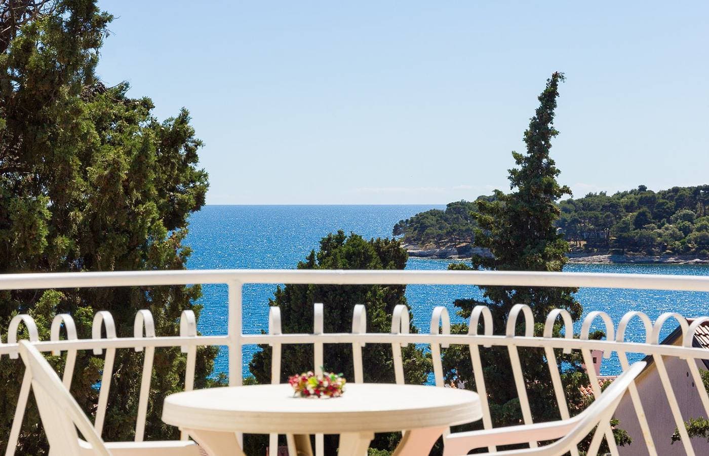50 Meter bis zum Strand mit Meerblick, Küche, WLAN, Klima 1