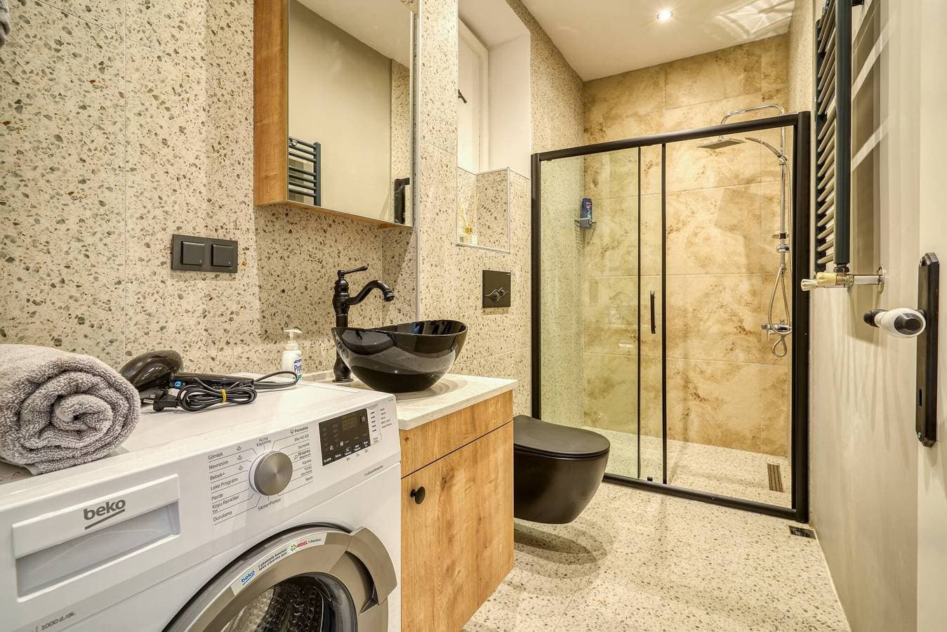 Foto 2 von 49: Premium-Haus, 3 Schlafzimmer, renoviert, Best Loc Kadıköy