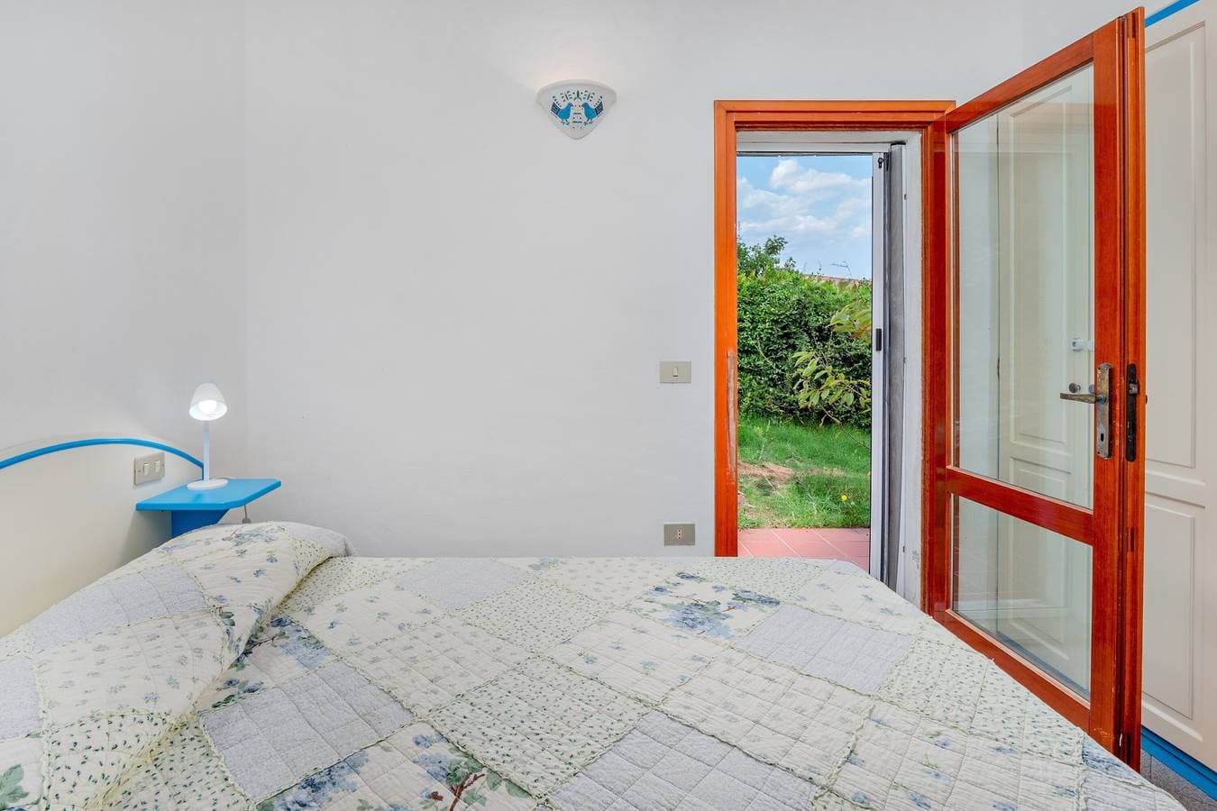 Foto 13 von 25: Landhaus Porto Taverna, 80 m vom Strand entfernt, mit privater Terrasse und Garten