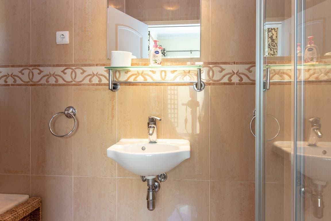 Foto 11 von 25: Ferienhaus für 4 Personen mit Pool