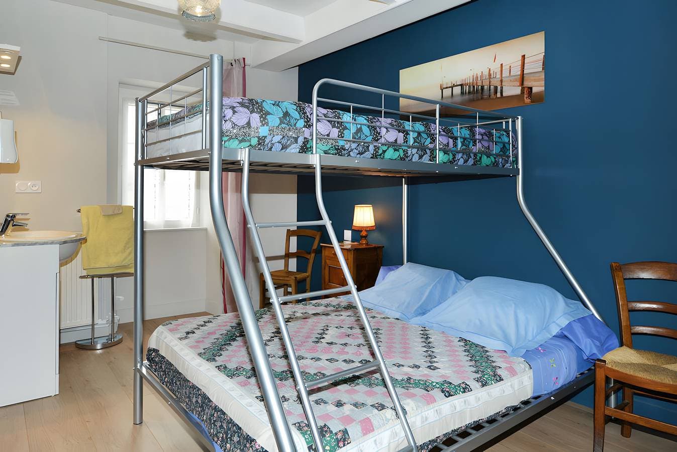 Foto 3 von 17: Bed & Breakfast 'Chambre La Familiale' mit Bergblick, Gemeinschaftspool und WLAN