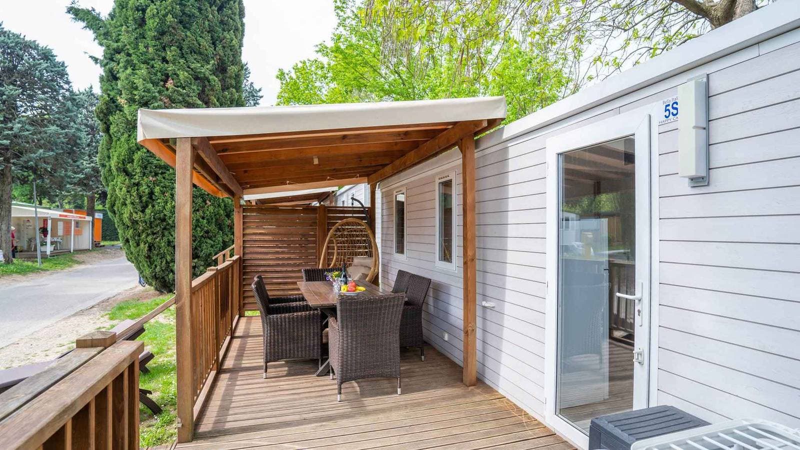 Foto 10 von 49: Mobilehome mit Klimaanlage, Terrasse und Pool