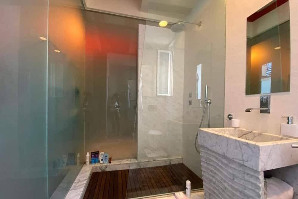 Foto 4 von 19: Exclusive Duplex Penthouse with Jacuzzi and Panoramic Views in Valletta