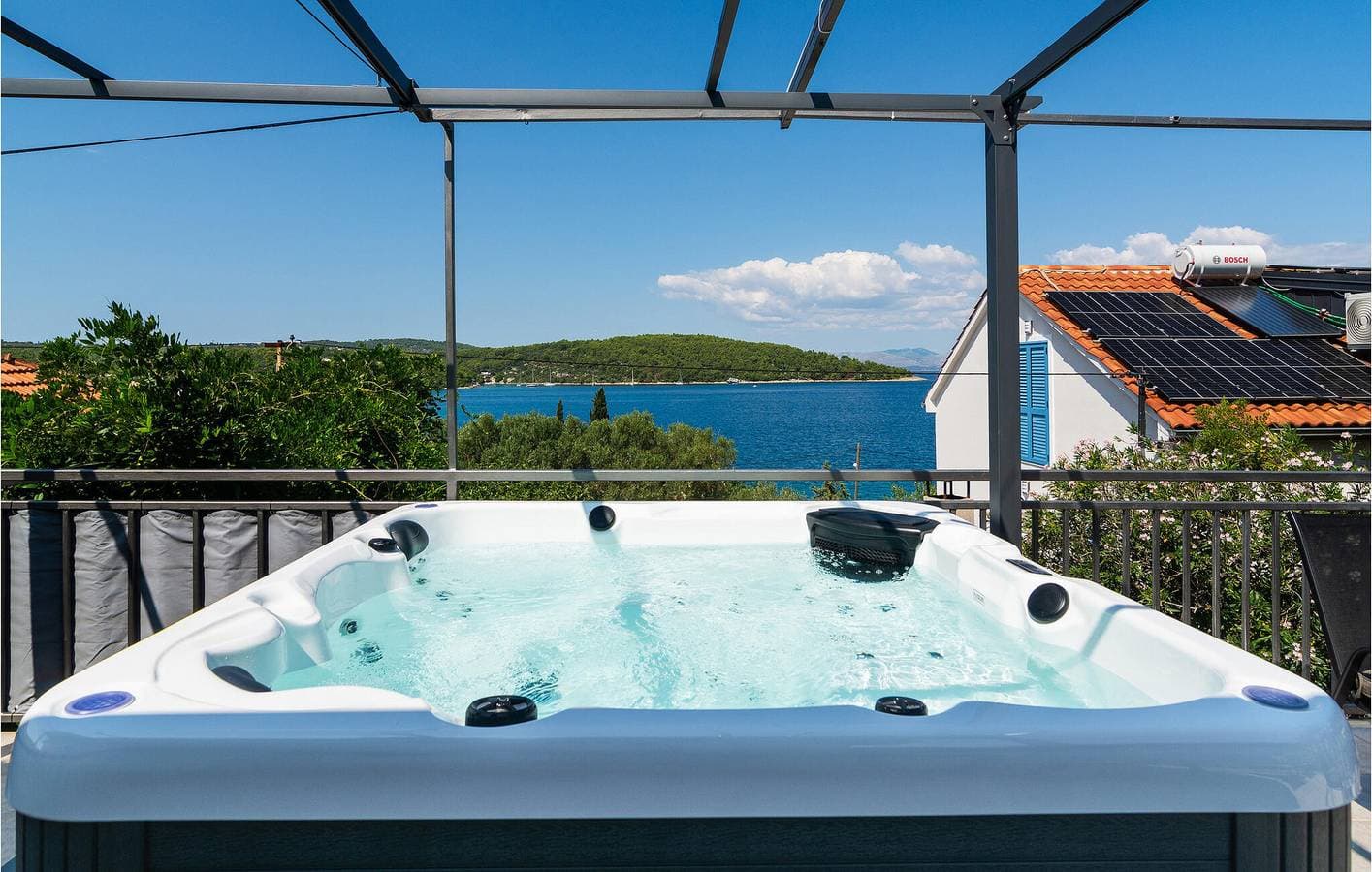 Foto 6 von 25: Wohnung an der Küste mit Meerblick, Terrasse und in der Nähe von Necujam