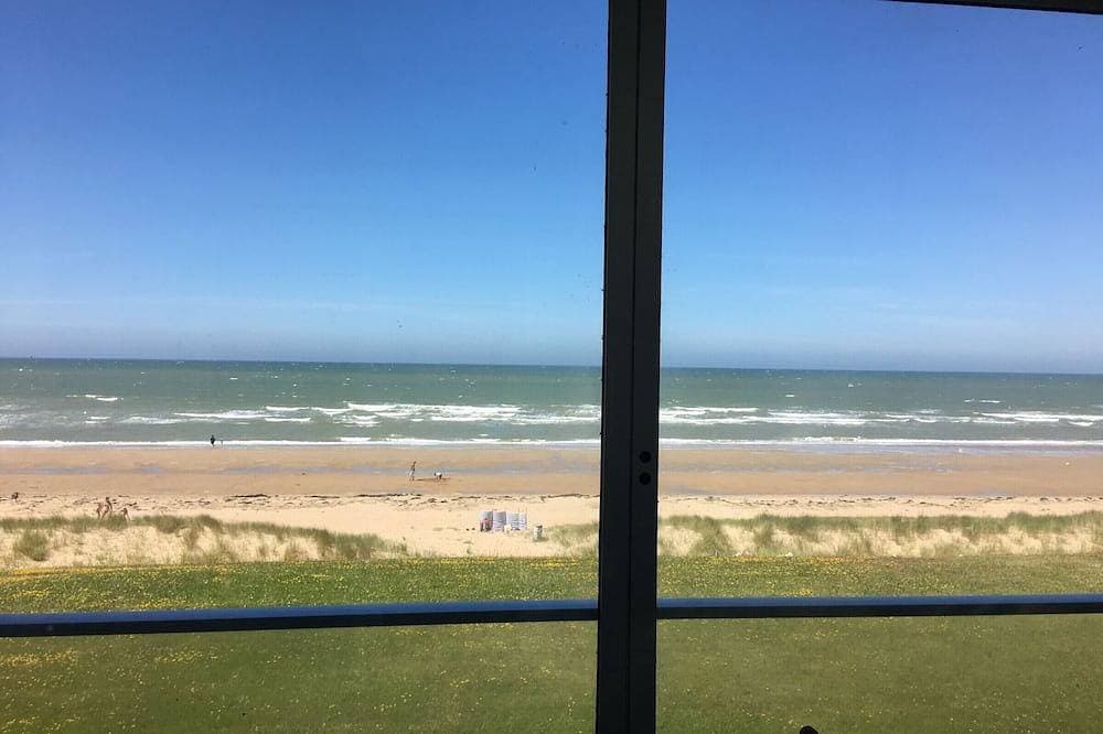 Foto 12 von 13: 2-Zimmer-Wohnung mit Meerblick, Loggia, Parkplatz und voller Ausstattung