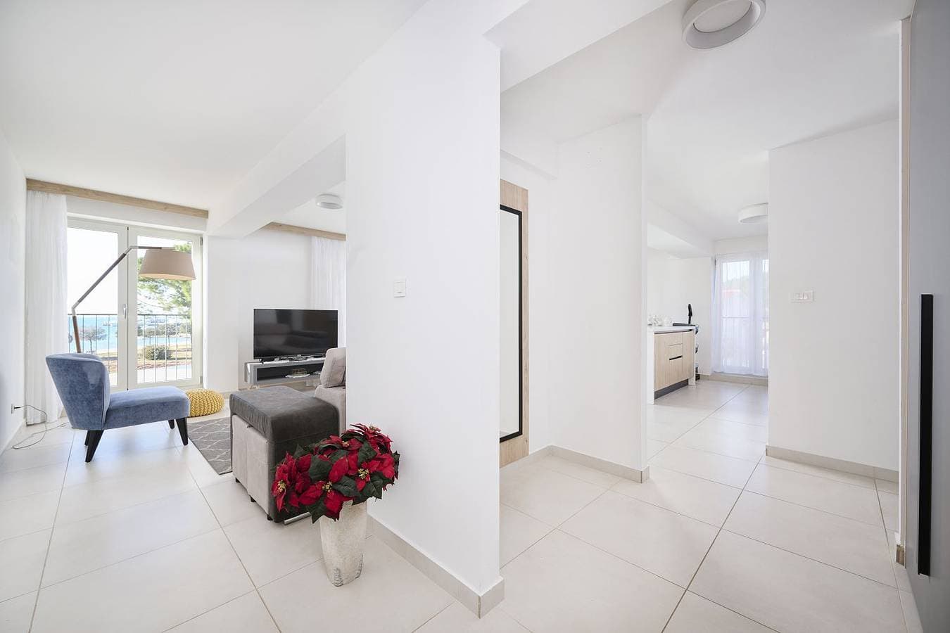 Foto 5 von 23: Luxusapartment mit Meerblick, Pool und Garage