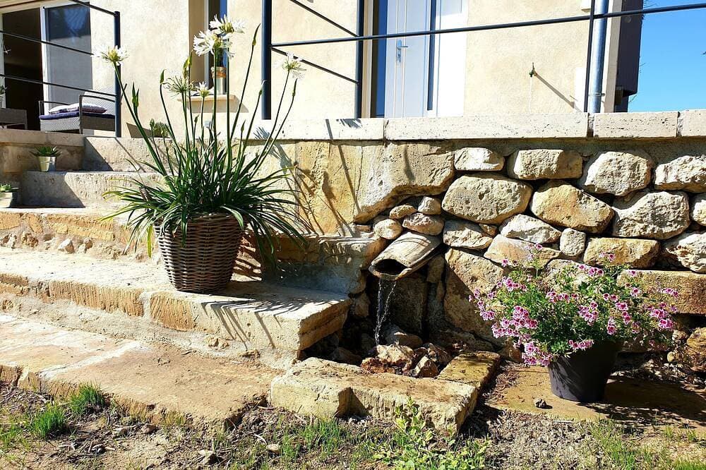 Foto 13 von 30: Villa im Grünen mit Blick auf die Alpilles.