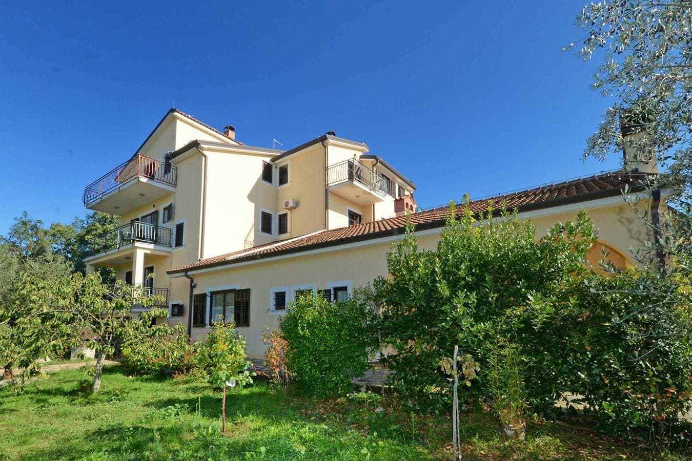 Foto 8 von 31: Ferienwohnung mit Pool zur gemeinsamen Nutzung