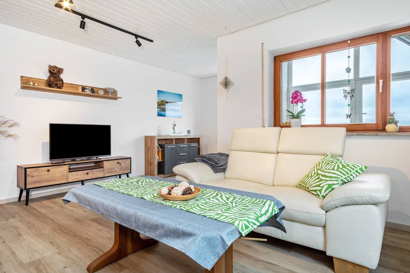 Foto 2 von 33: Ferienwohnung Familie Löffler mit Bergblick, Wintergarten und WLAN