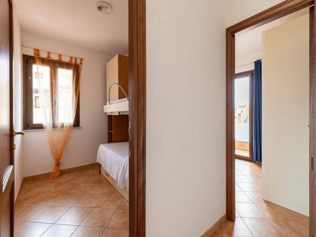 Foto 13 von 30: In einer Wohnung mit privater Terrasse und Klimaanlage