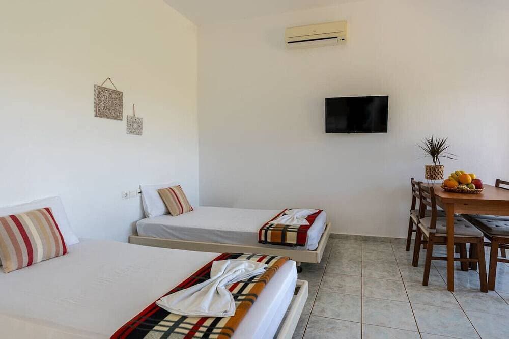 Foto 6 von 30: Sandy Steps Beach Front Suite for 4