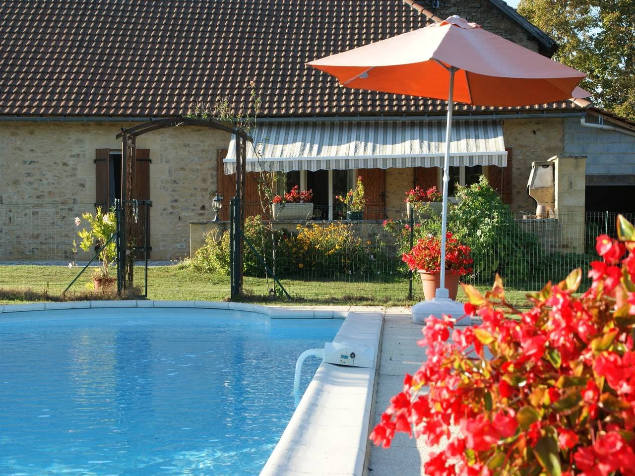 Foto 6 von 34: Ferienhaus mit Pool und umzäuntem Garten