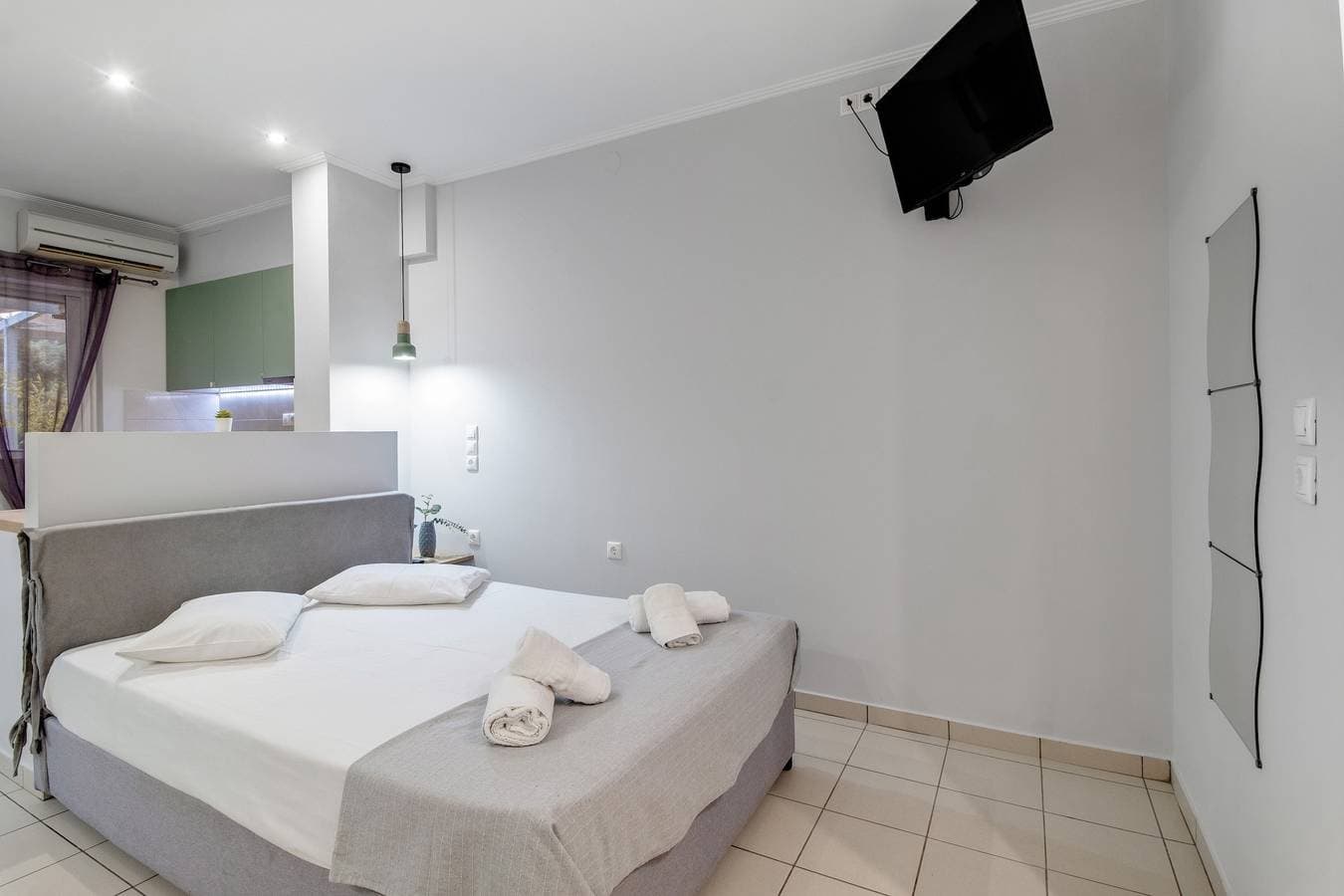 Foto 10 von 20: Einzimmerapartment 'Elaia 4' mit Bergblick, WLAN und Klimaanlage