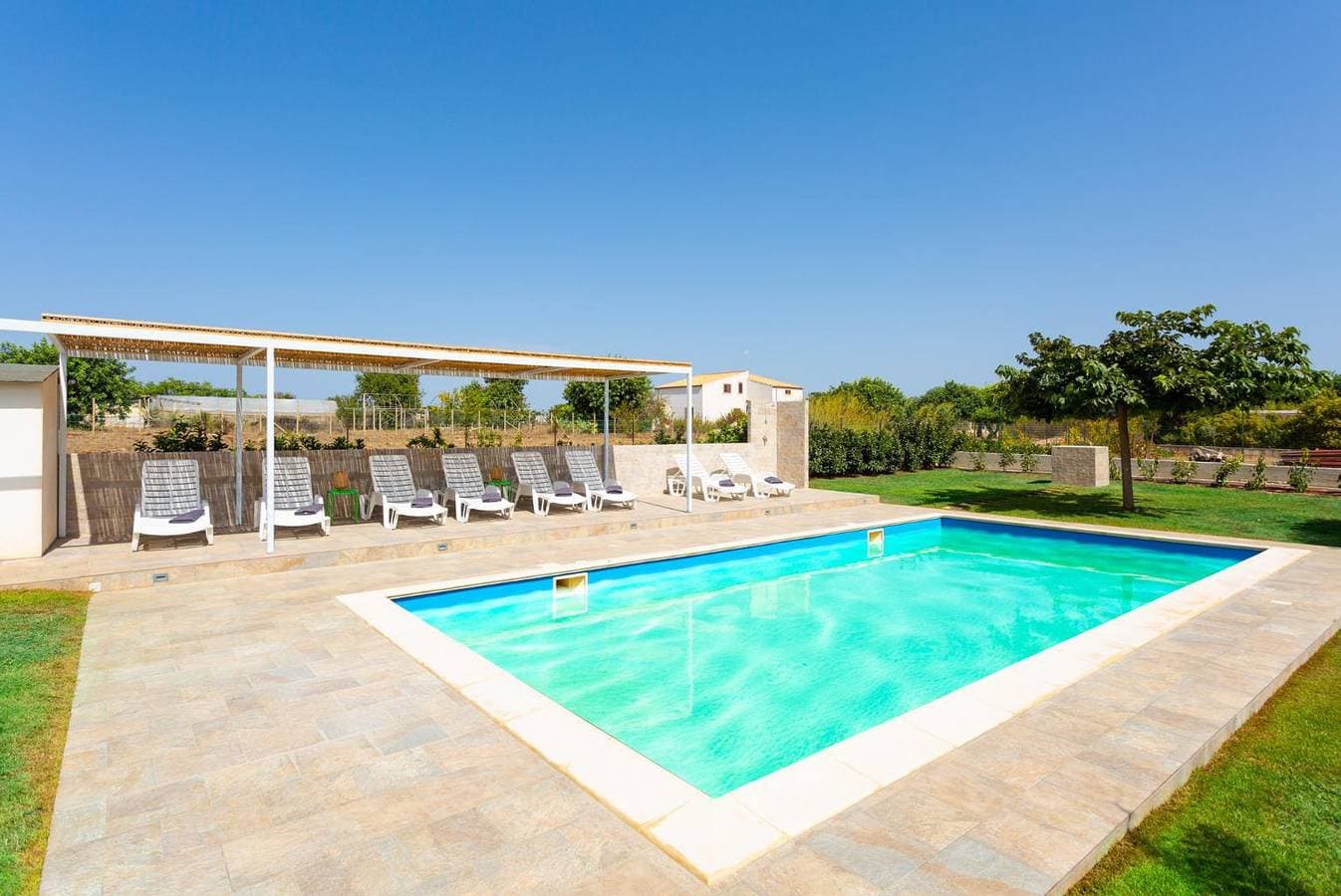 Foto 7 von 43: Villa für 8 Personen mit Garten