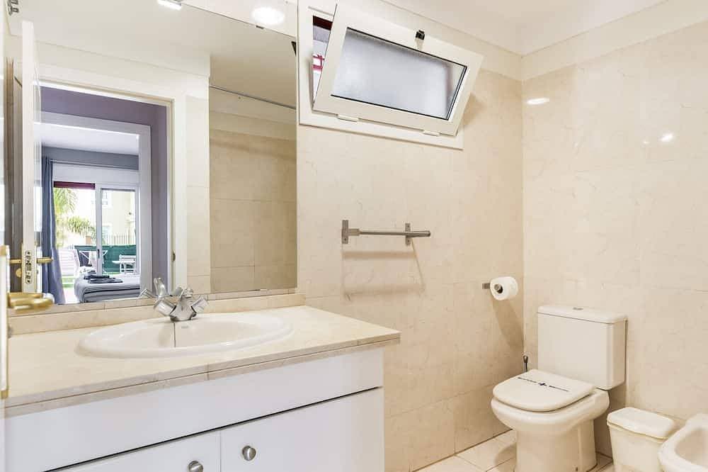Foto 5 von 21: Nouveau. Bel Appartement Avec Jardin