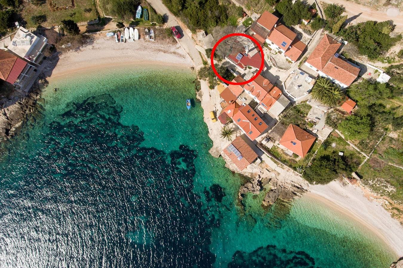Foto 2 von 29: 1-Zimmer-Haus am Strand Bucht Tvrdni Dolac, Hvar K-13018