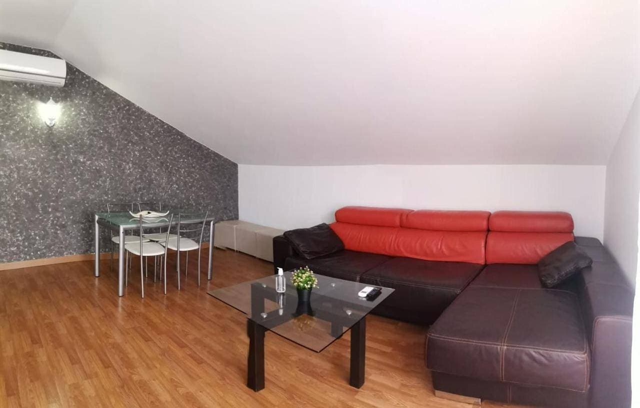 Foto 4 von 14: Two-Bedroom Apartment