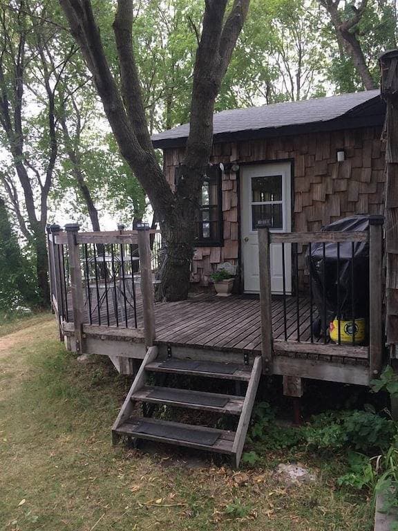Foto 2 von 21: Grand Beach Lakefront Cabin