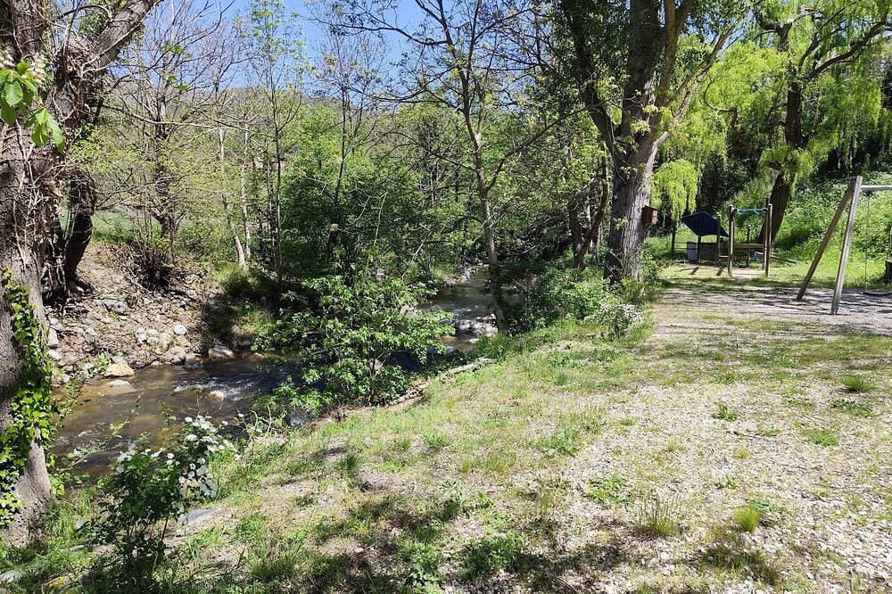 Foto 13 von 17: Stone barn in Catalan village with river. Mountains & beaches. 3 Star rating