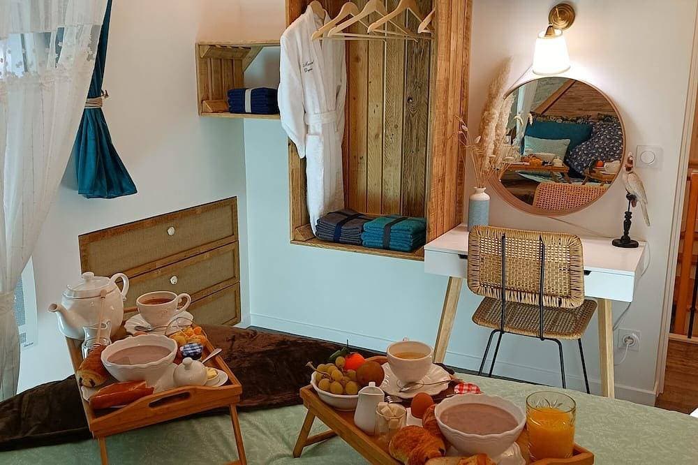 Foto 5 von 27: Gemütliches Apartment mit Whirlpool-Badewanne im Schlafzimmer und Katamaran-Netz