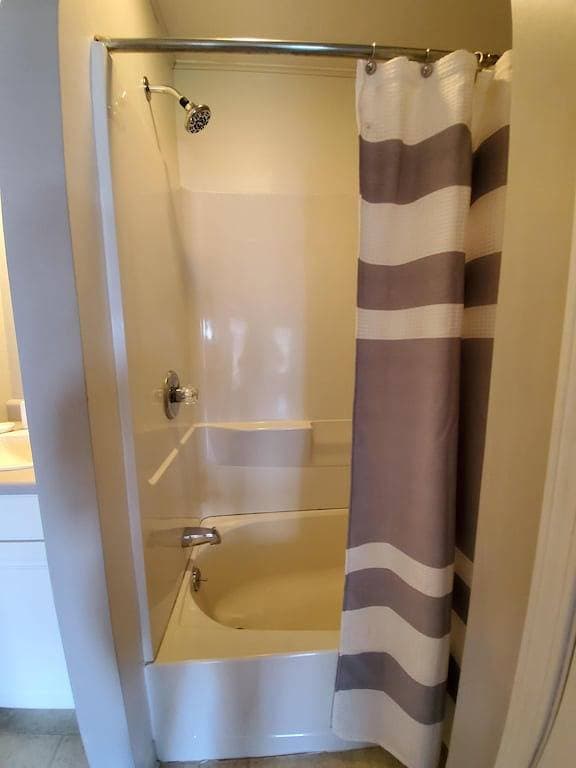 Foto 4 von 14: Wine Down Bungalow, Seneca Lake - perfekt für zwei auf der Weinstraße!