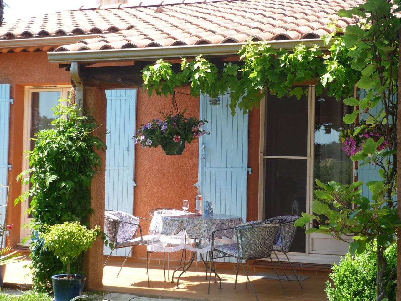 Foto 4 von 27: Gemütliche Ferienwohnung mit Pool und Garten, 2 km von Pierrevert entfernt
